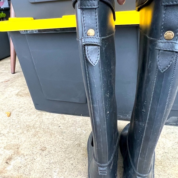 Burberry black rain boots.Good condition - Picture 2 of 4